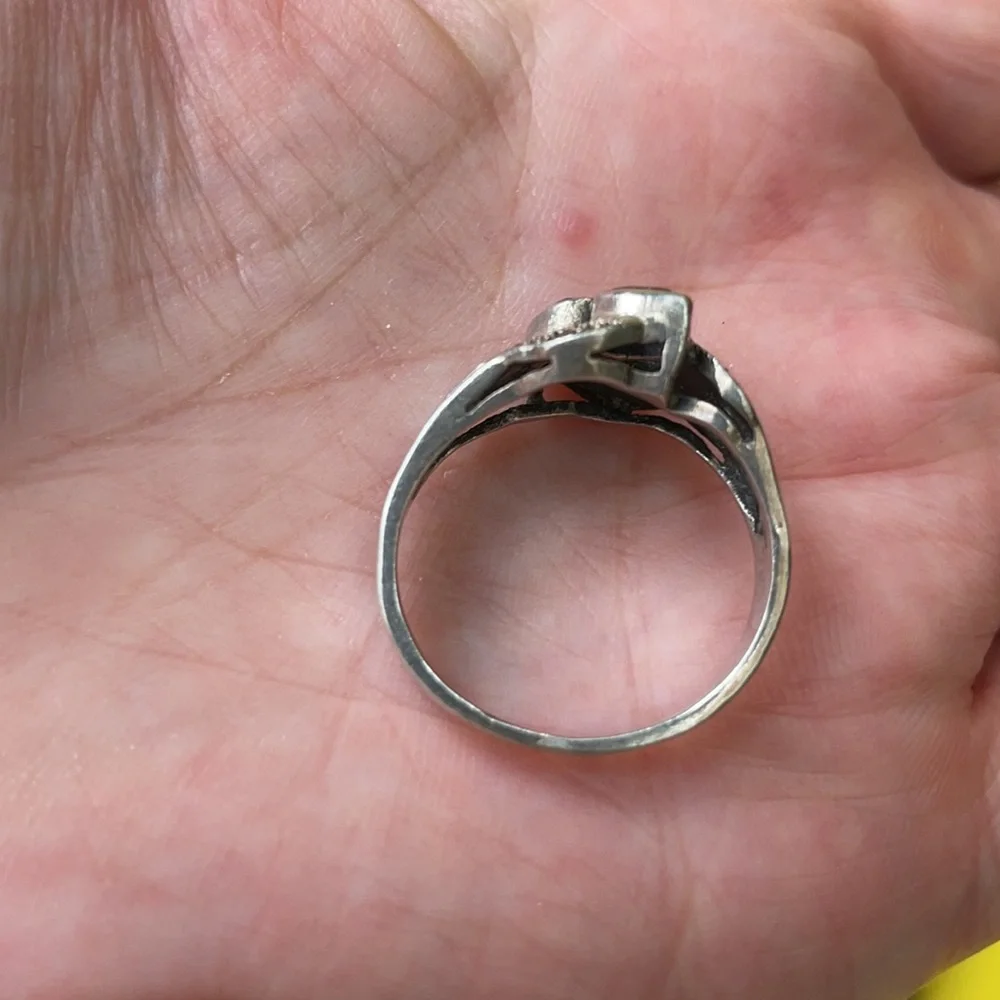 Vintage sterling silver Marcasite ring with amethyst
